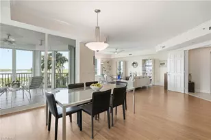 285 Grande Way, Naples, FL 34110 - Photo 4