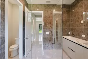 1061 20th Ave NE, Naples, FL 34120 - Photo 18