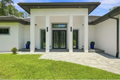 209 35th Ave NW, Naples, FL 34120 - Photo 2