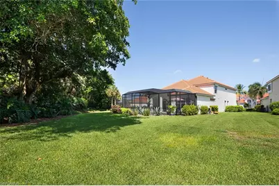 8900 Ventura Way, Naples, FL 34109 - Photo 6