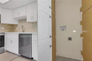 1155 Sandpiper St, Naples, FL 34102 - Photo 14