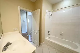 5325 Cove Cir, Naples, FL 34119 - Photo 10