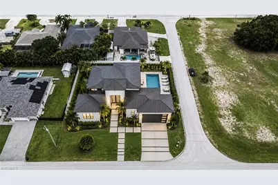 3121 SW 16th Pl, Cape Coral, FL 33914 - Photo 4