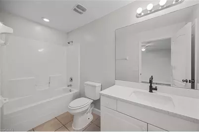 915 NE 10th Ln, Cape Coral, FL 33909 - Photo 14