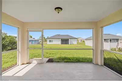 915 NE 10th Ln, Cape Coral, FL 33909 - Photo 20