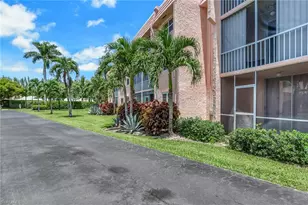 200 Forest Lakes Blvd, Naples, FL 34105 - Photo 4