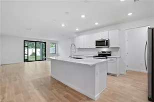 27881 Radiant Ct, Bonita Springs, FL 34135 - Photo 6