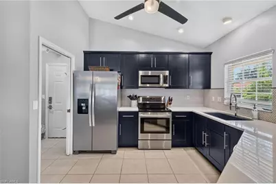 11071 Linnet Ln, Naples, FL 34119 - Photo 4