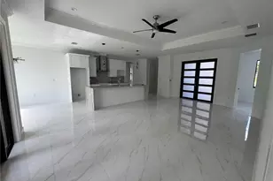 628 20th St SE, Naples, FL 34117 - Photo 6