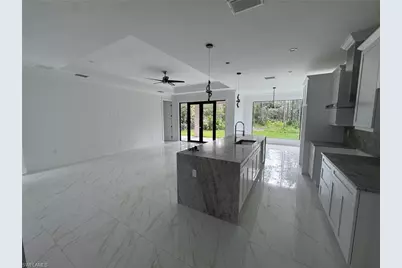 628 20th St SE, Naples, FL 34117 - Photo 4