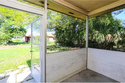 1095 San Remo Ave, Naples, FL 34104 - Photo 12