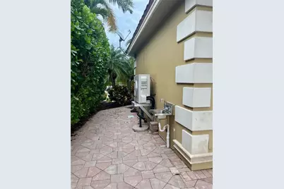 4931 Coach Ln, Naples, FL 34114 - Photo 8