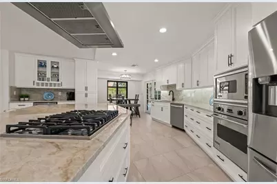 2307 Queens Way, Naples, FL 34112 - Photo 12