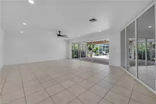 656 Binnacle Dr, Naples, FL 34103 - Photo 4