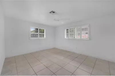 656 Binnacle Dr, Naples, FL 34103 - Photo 10
