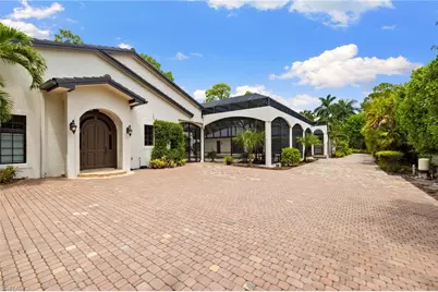 4860 Sycamore Dr, Naples, FL 34119 - Photo 32