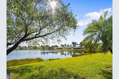 2026 Terrazzo Ln, Naples, FL 34104 - Photo 32
