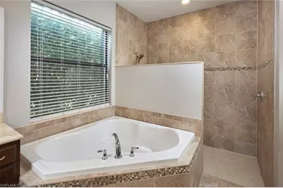 3742 Madeira Ct, Naples, FL 34119 - Photo 18