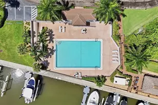 11030 Gulf Shore Dr, Naples, FL 34108 - Photo 40