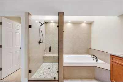 529 Bay Villas Ln, Naples, FL 34108 - Photo 14