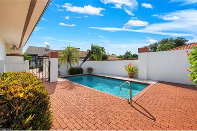 529 Bay Villas Ln, Naples, FL 34108 - Photo 18