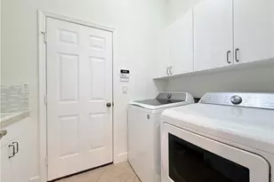 7903 Founders Cir, Naples, FL 34104 - Photo 30