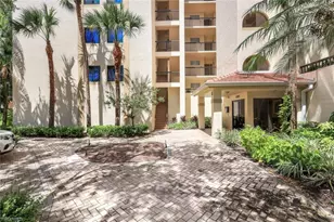 6520 Valen Way, Naples, FL 34108 - Photo 2