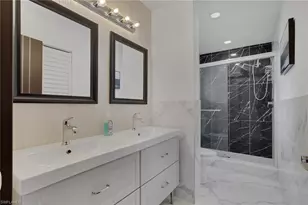 620 Luisa Ct, Naples, FL 34104 - Photo 4