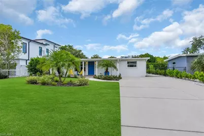 2048 Holiday Ln, Naples, FL 34104 - Photo 2