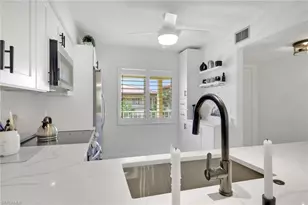 1025 Foxfire Ln, Naples, FL 34104 - Photo 8