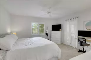 1025 Foxfire Ln, Naples, FL 34104 - Photo 4