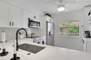 1025 Foxfire Ln, Naples, FL 34104 - Photo 2