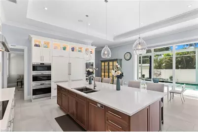 665 10th St N, Naples, FL 34102 - Photo 6