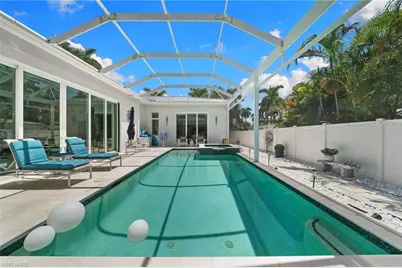 665 10th St N, Naples, FL 34102 - Photo 36