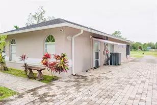 3210 22nd Ave NE, Naples, FL 34120 - Photo 2