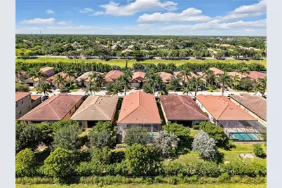 16382 Barclay Ct, Naples, FL 34110 - Photo 2