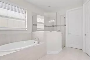 16382 Barclay Ct, Naples, FL 34110 - Photo 22