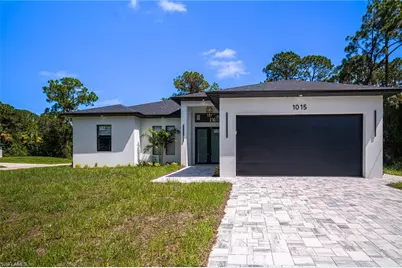 1015 Bagget St E, Lehigh Acres, FL 33974 - Photo 2