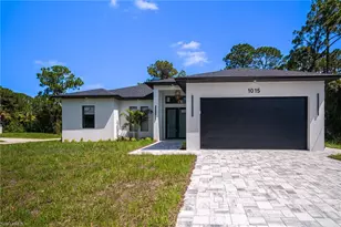 1015 Bagget St E, Lehigh Acres, FL 33974 - Photo 2