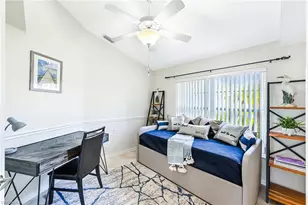 589 Lambton Ln, Naples, FL 34104 - Photo 10