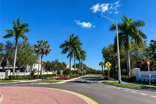 912 Hampton Cir, Naples, FL 34105 - Photo 14