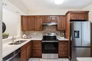 221 Fox Glen Dr, Naples, FL 34104 - Photo 2
