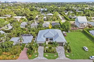 1159 Cypress Woods Dr, Naples, FL 34103 - Photo 8