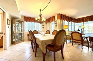 11118 Gulf Shore Dr, Naples, FL 34108 - Photo 6