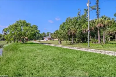 6505 Fawn Ln, Naples, FL 34120 - Photo 12