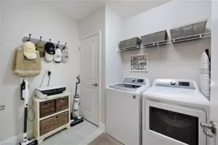 2542 Seychelles Dr, Naples, FL 34112 - Photo 20