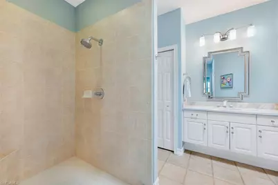 682 Catamaran Ct, Naples, FL 34110 - Photo 12