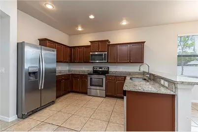 819 SW 14th Pl, Cape Coral, FL 33991 - Photo 6