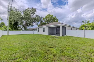 819 SW 14th Pl, Cape Coral, FL 33991 - Photo 22