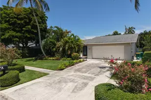 1363 Woodridge Ave, Naples, FL 34103 - Photo 2
